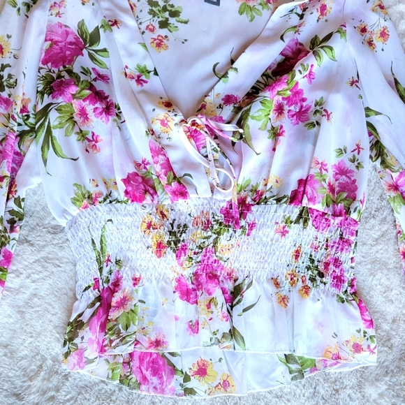 🌷Floral sheer blouse - Picture 4 of 7